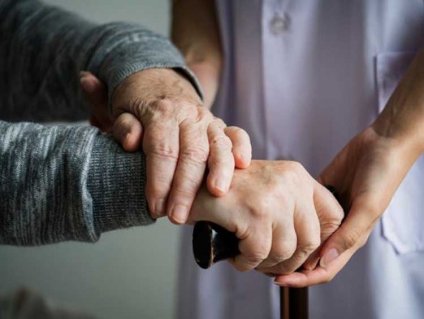 Anziani non autosufficienti, 38 voucher per il servizio di assistenza domiciliare