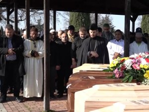 Bologna, i funerali delle prime 7 vittime del naufragio di Cutro (VIDEO)