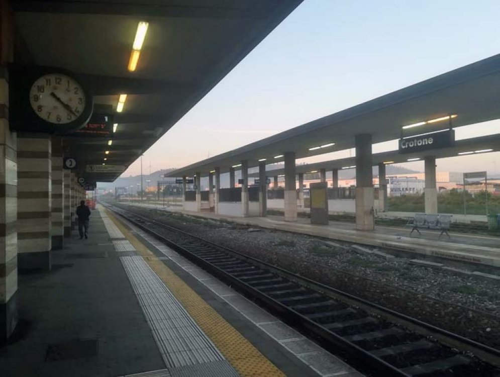 Ferrovie, Barbuto (M5s): «Studio di Rfi per restyling stazione di Crotone»